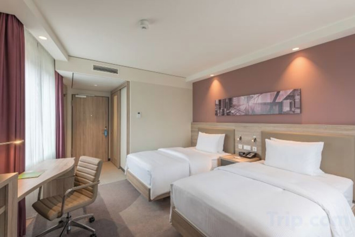1 bedroom, in-room safe, desk, blackout drapes