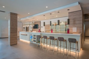 Bar (on property) - Hampton by Hilton Frankfurt City Centre East (Frankfurt)