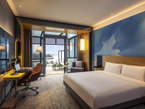 Minibar, in-room safe, desk, free WiFi