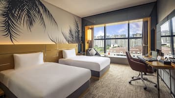 高级房, 2 张单人床 | 迷你吧、客房内保险箱、办公桌、免费 WiFi