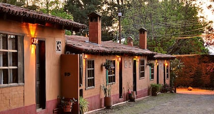 Villa Patzcuaro Garden Hotel & RV Park