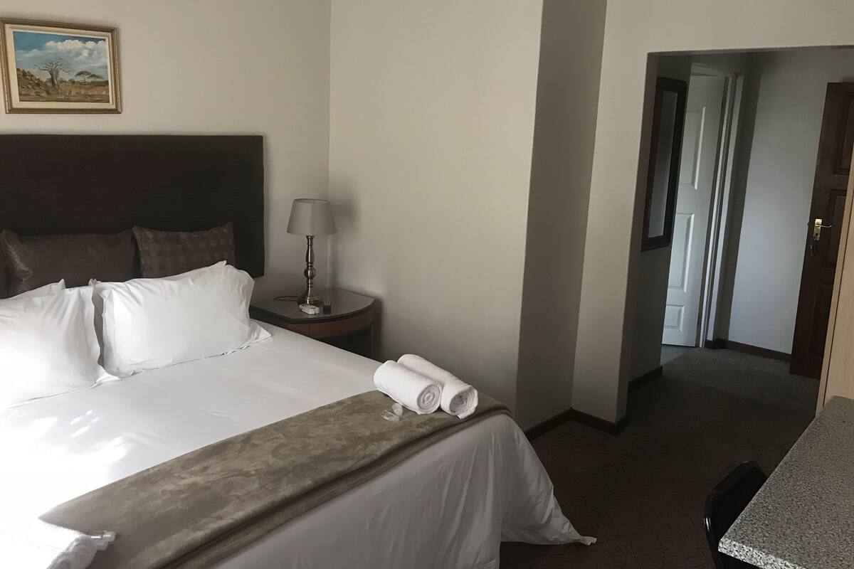 In-room safe, free WiFi