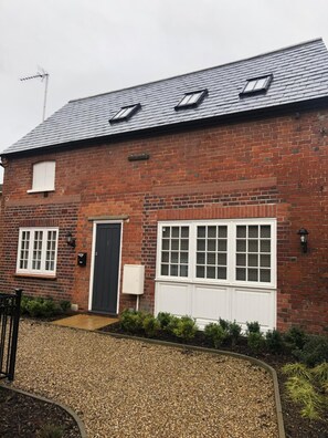 Exterior - The Dorrington (Halstead)