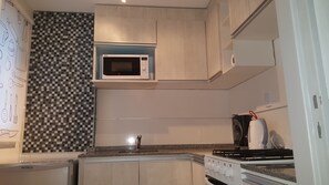 Comfort Apartment, 2 Bedrooms | Private kitchen