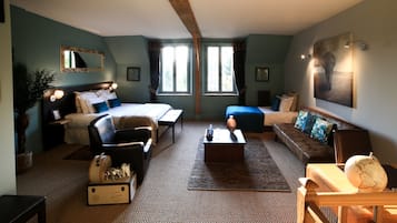 Premium bedding, minibar, desk, rollaway beds