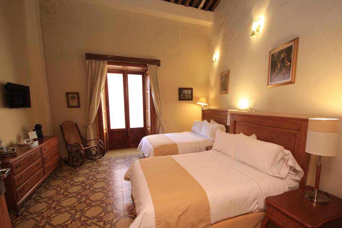 Grand Room | In-room safe, desk, iron/ironing board, cribs (free)