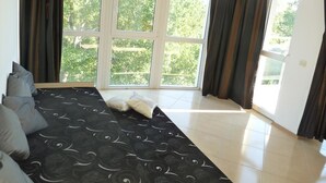 TV - Sofia Apartments in Sunny Residence (Sunny Beach)