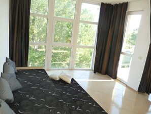 TV - Sofia Apartments in Sunny Residence (Sunny Beach)