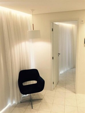 Apartment | Desk, blackout drapes, cribs/infant beds, free WiFi - Flat Puerto Bilbao Jaqueira (Recife)