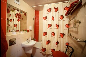 Design Apartment, Kitchen | Bathroom | Free toiletries, hair dryer, slippers, towels - Chernigov ApartLux (Chernihiv)