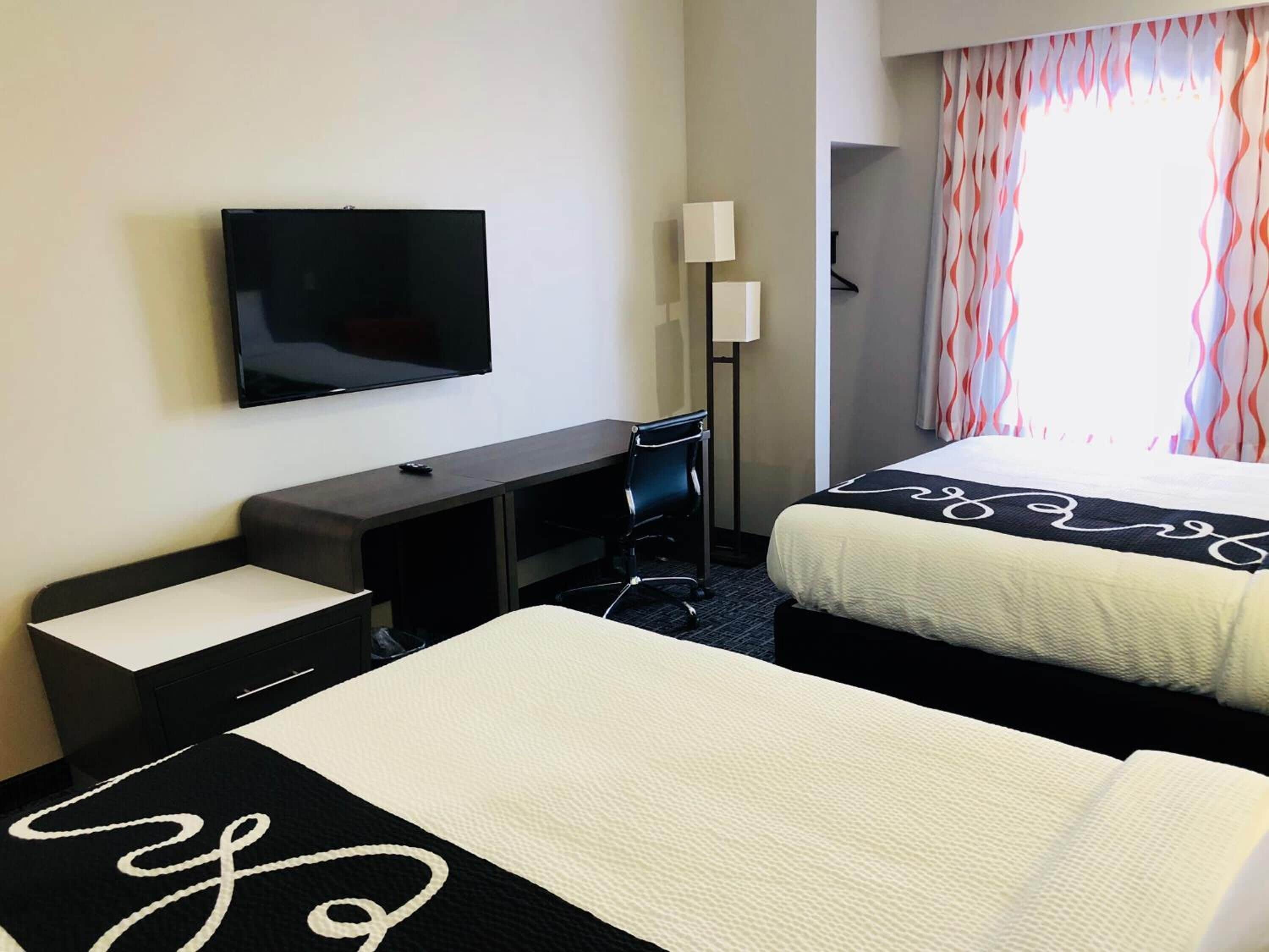 premium bedding, desk, free wifi, bed sheets