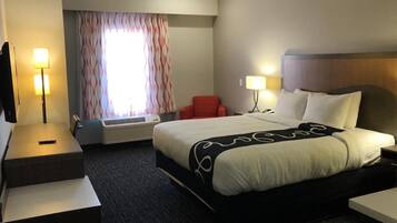 Seprai premium, meja kerja, Wi-Fi gratis, dan seprai linen