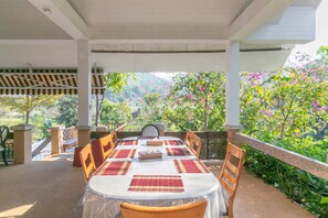 Khu ẩm thực ngoài trời