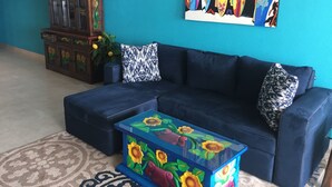 Apartment | Wohnbereich | Flachbildfernseher