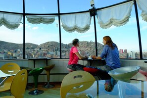 Bar (on property) - Hotel Eden Resort By Bluebay (Oruro)