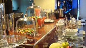 Snack bar