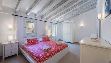 2 chambres, fer et planche Ă repasser, Wi-Fi gratuit, draps fournis