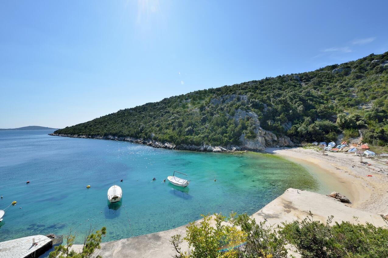 Nearby beaches