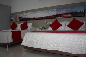 Cabaña | Minibar, caja fuerte, escritorio y tabla de planchar con plancha