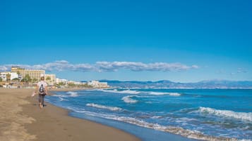 Nær stranden og fisking