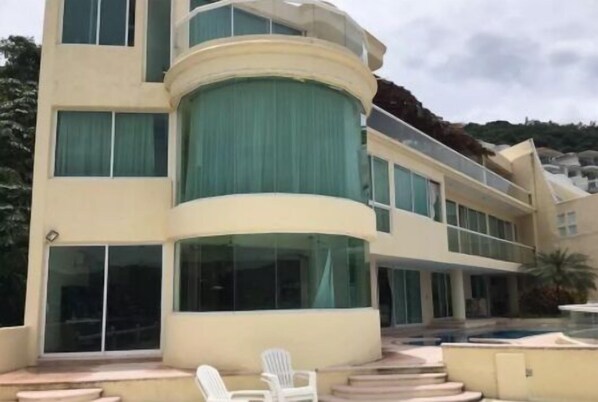 Voorkant van accommodatie