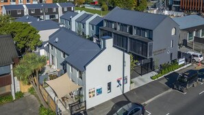 Exterior - Number 1 - Chic Inner City Rooms (Christchurch)