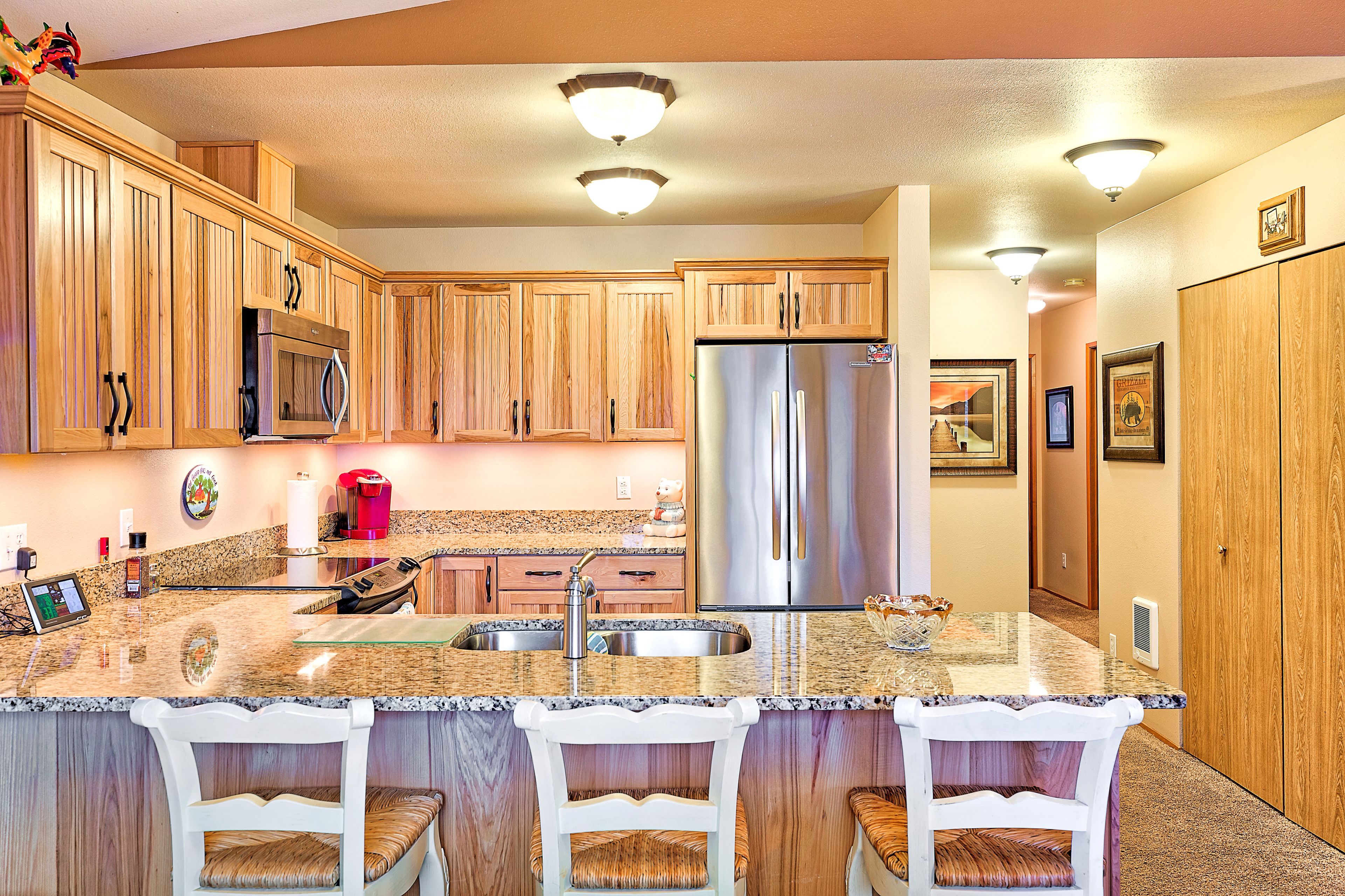 Condo Deluxe, 3 habitaciones, vista a la montaña | Cocina privada | Refrigerador con congelador, microondas, horno y parrilla de estufa 