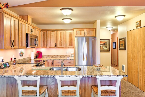 디럭스 콘도, 침실 3개, 산 전망 | 전용 주방 | 대용량 냉장고, 전자레인�지, 오븐, 쿡탑