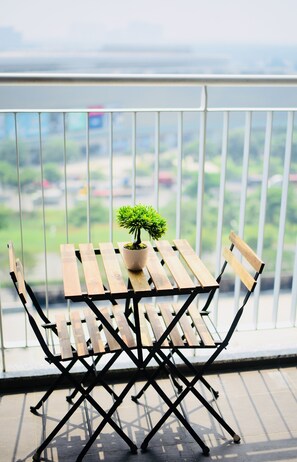 Balcony - La Rose Great view 14th 2 Br. Apartment (Ho Chi Minh City)