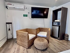 Minibar, caja de seguridad en la habitación y ropa de cama 