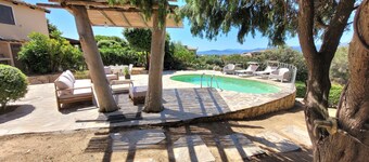 DELICIOUS HOUSE COMPLETELY RENOVATED 