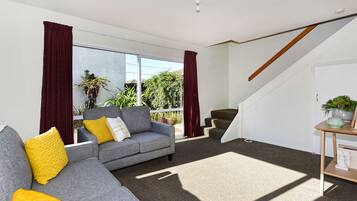 Townhome, 3 Bedrooms | Living area