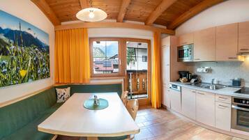 Réfrigérateur, micro-ondes