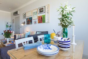 Estudio Confort, 1 habitación | Cocina privada | Frigorífico grande, microondas, horno y placa de cocina