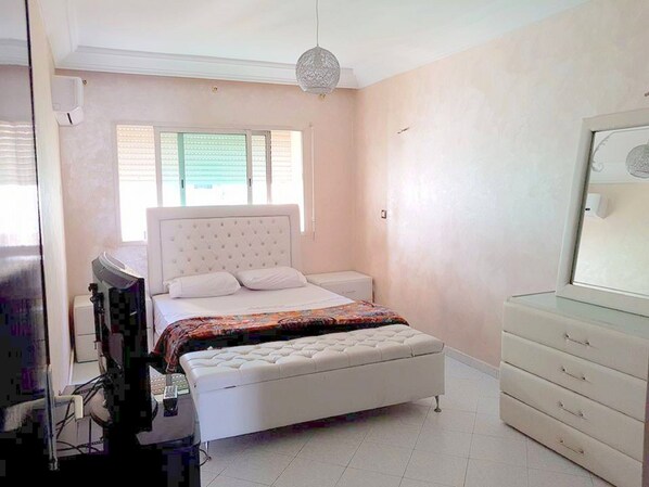 Apartment | 3 bedrooms, iron/ironing board, free cribs/infant beds, free WiFi