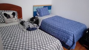 1 bedroom, down comforters, individually decorated - Blondys House (Lima)