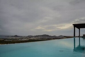 Außenpool, Pool auf dem Dach