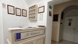 Unclassified image, 2 of 63, button - Il Gattopardo (Florence)