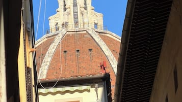 Basic Double Room, 1 Queen Bed, Ensuite | Premium bedding, desk, soundproofing, iron/ironing board