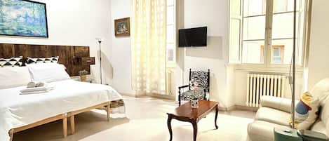 Basic Double or Twin Room, Shared Bathroom | Premium bedding, desk, soundproofing, iron/ironing board