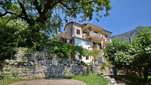 Unclassified image, 5 of 62, button - Apartments Risan Center (Risan)