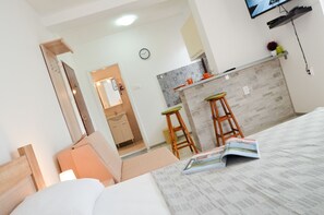 Wi-Fi gratuit, draps fournis