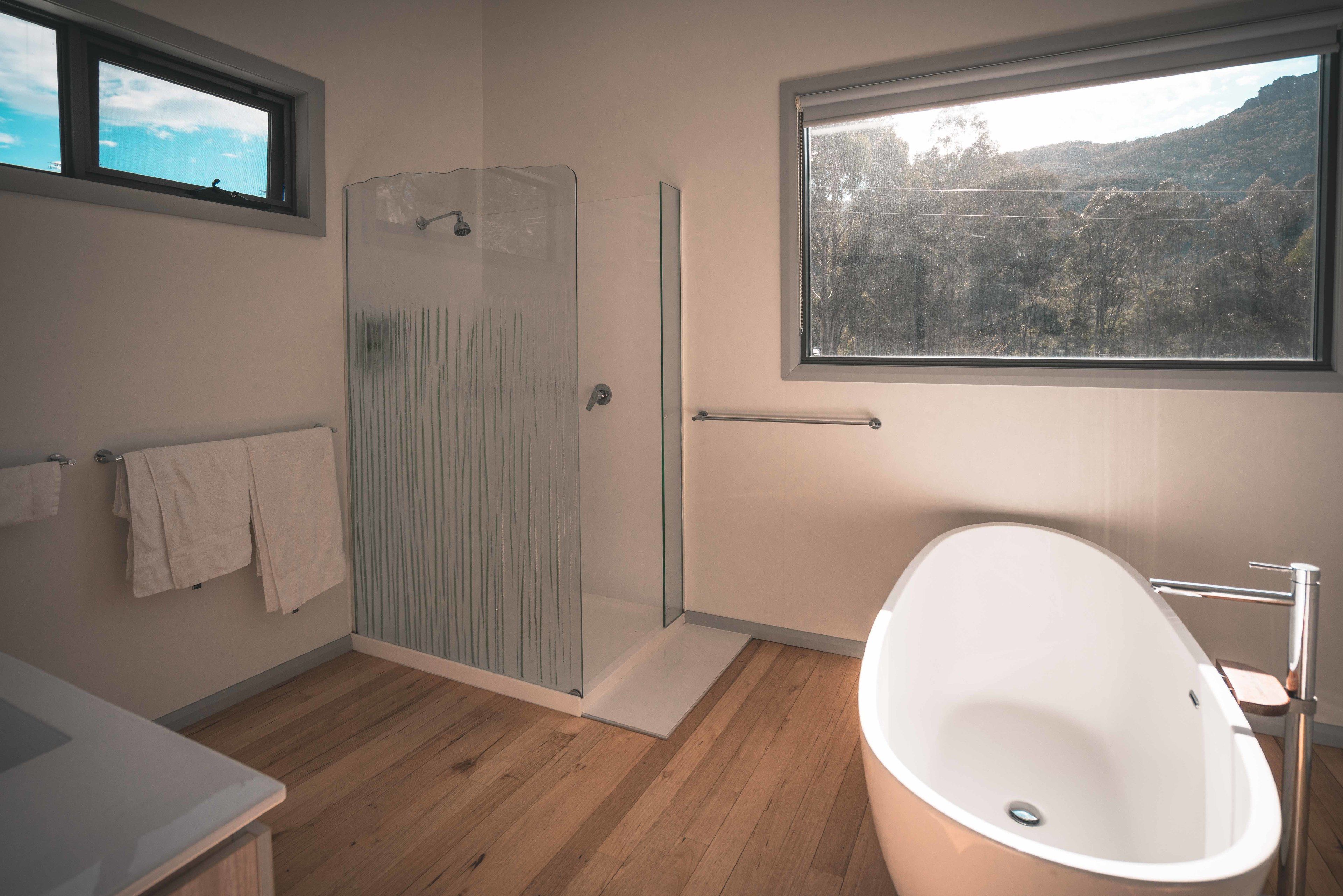 House, 3 Bedrooms | Bathroom | Separate bathtub and shower, free toiletries, hair dryer, towels
