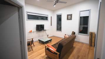 Rumah, 3 kamar tidur | Televisi