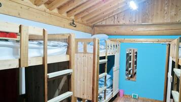 Shared Dormitory, Men only (8 Beds) | Free WiFi