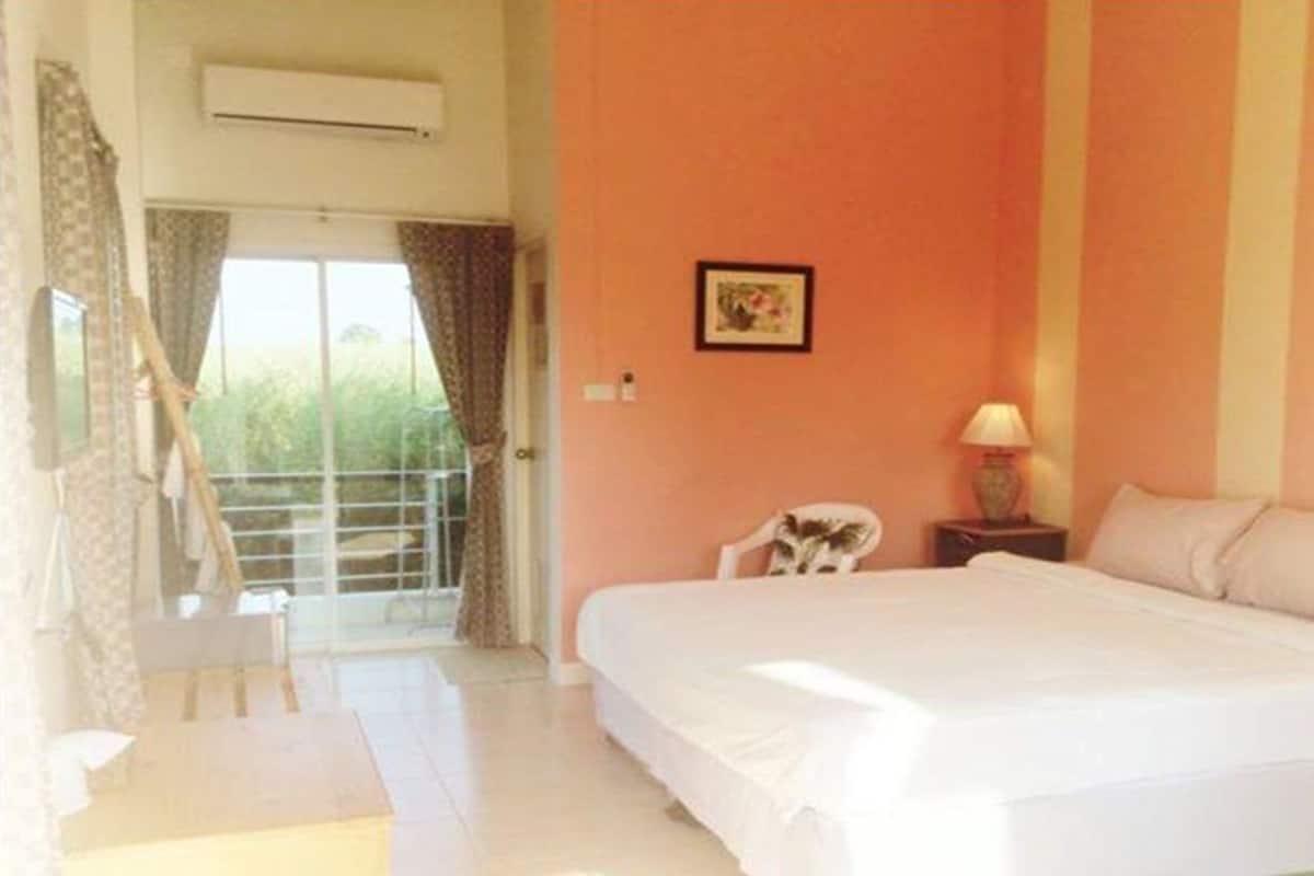 Deluxe Double Room | Rollaway beds, free WiFi, bed sheets
