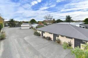 Property entrance - Wayside Motel (Woodend)