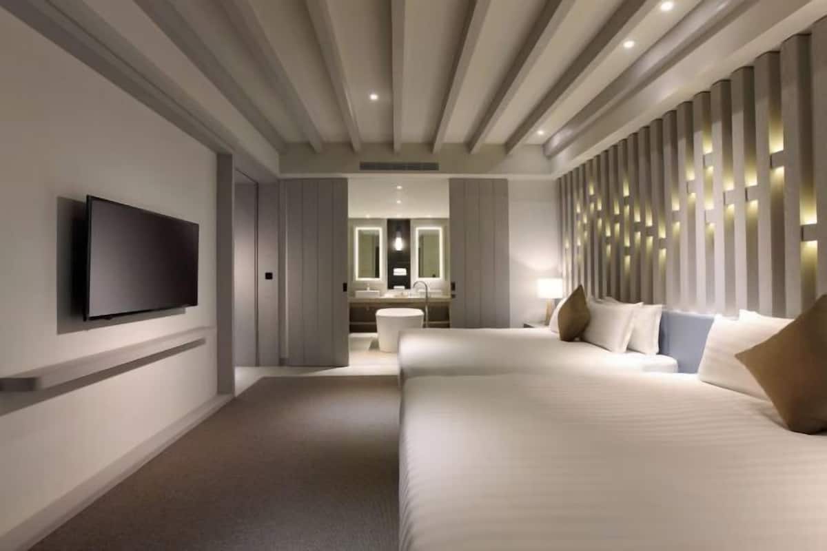 1 bedroom, premium bedding, down comforters, in-room safe