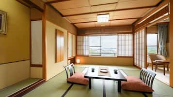Japanese Style Room - Sea View | In-room safe, desk, free WiFi, bed sheets