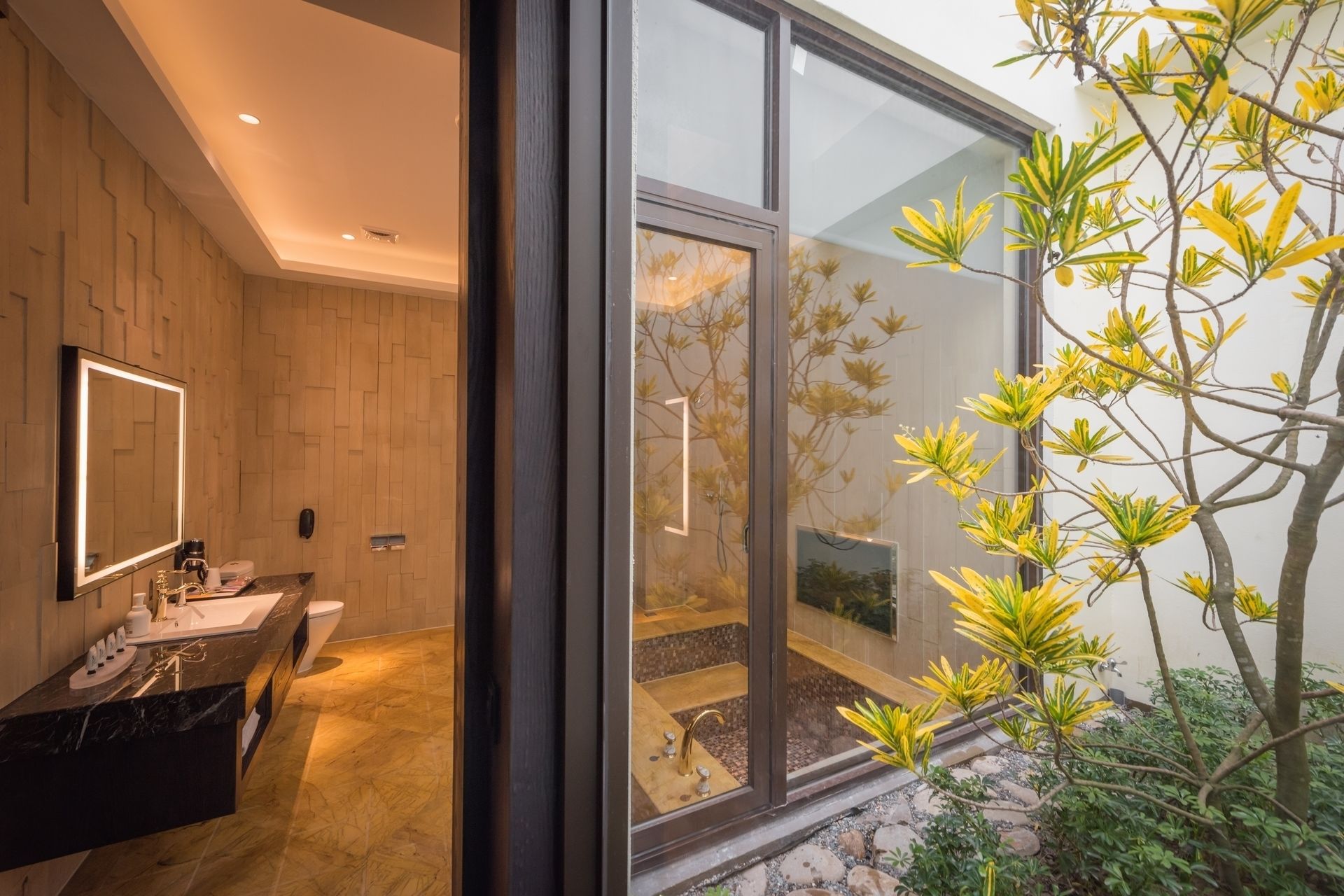 down duvets, free minibar, desk, blackout curtains